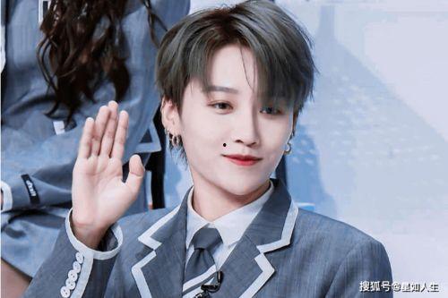 快乐吃瓜刘雨昕视频,带你领略明星日常趣味瞬间