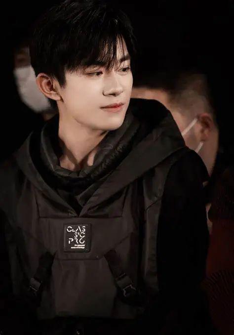 张译和张颂文吃瓜视频,娱乐圈幕后趣事大揭秘