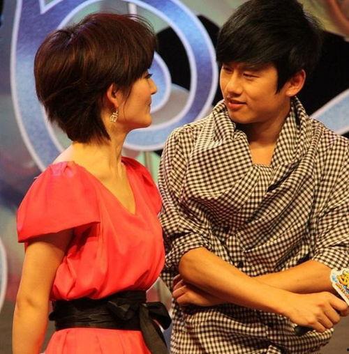 流星吃瓜夫妇视频,甜蜜瞬间尽收眼底